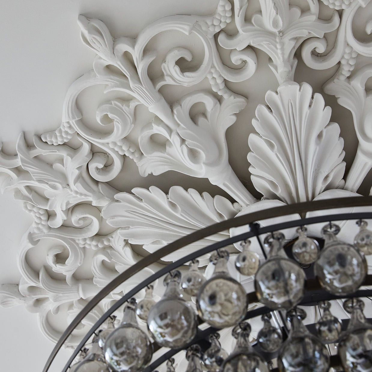 CL-CR25 Large Ceiling Rose. Diameter: 1230mm.
