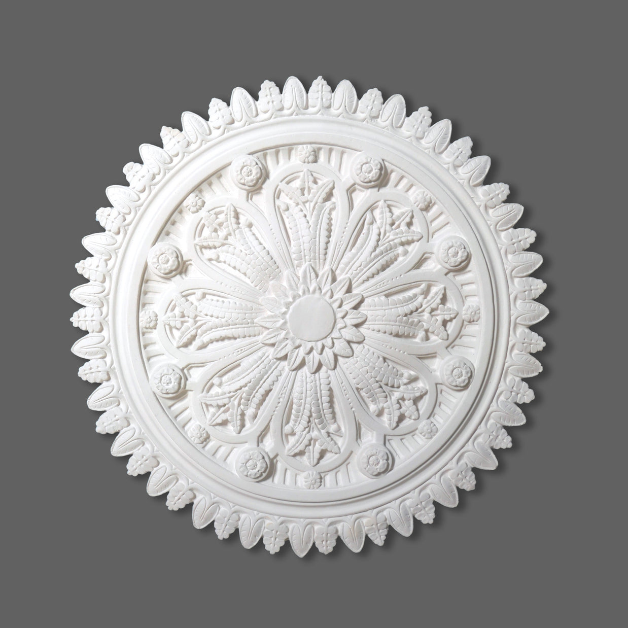 CL-CR39 Medium Victorian/Edwardian Ceiling Rose. Diameter: 660mm.