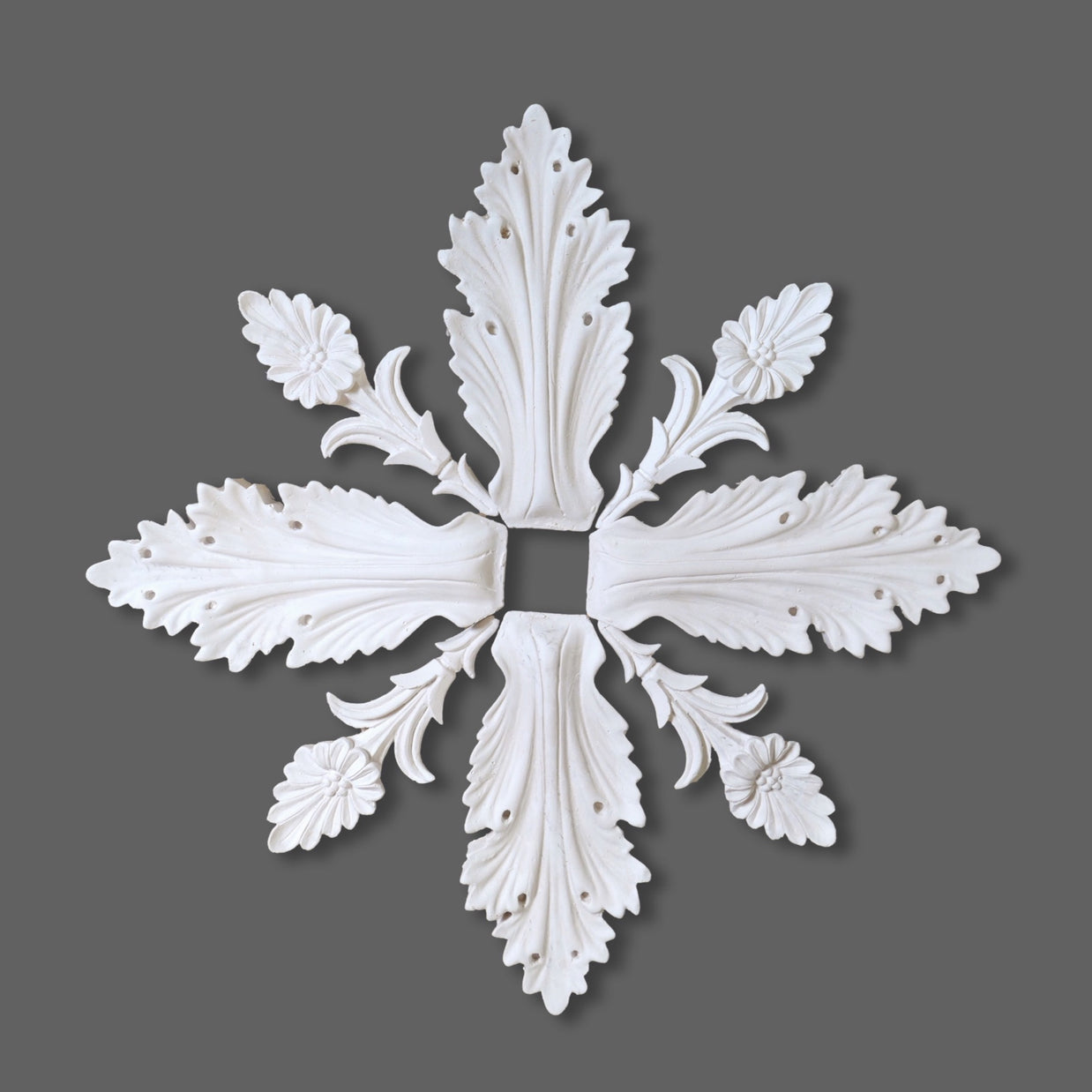 CL-CR30 Medium Ceiling Rose. Diameter: 700mm